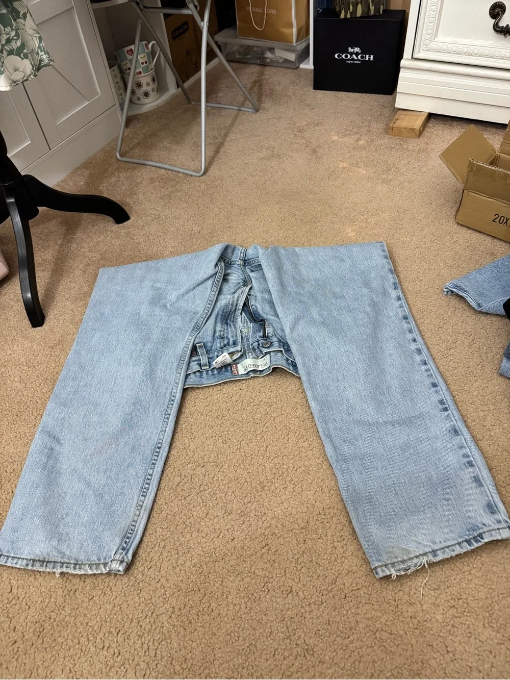 Levi’s 550 Light Wash Relaxed Fit Jeans 34x30